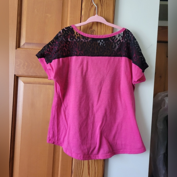 Almost Famous Pink and Black Leopard Print Accent Butterfly Tee 10-12 - Picture 5 of 6